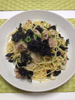 韓国のりのピリ辛パスタ