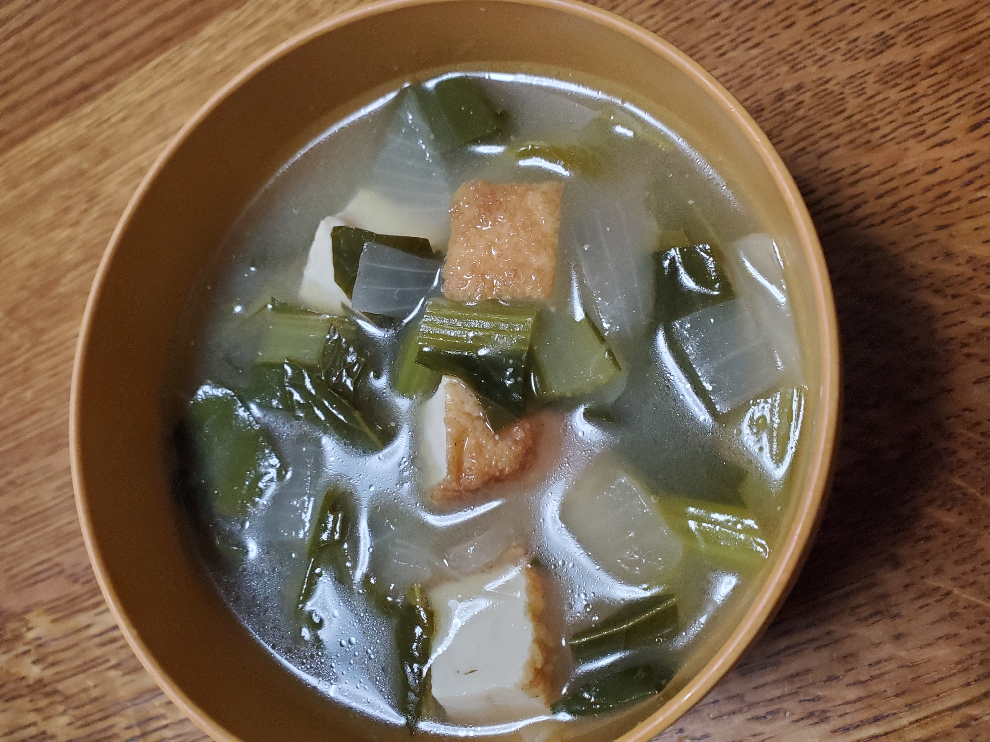 小松菜と玉ねぎと厚揚げのお味噌汁