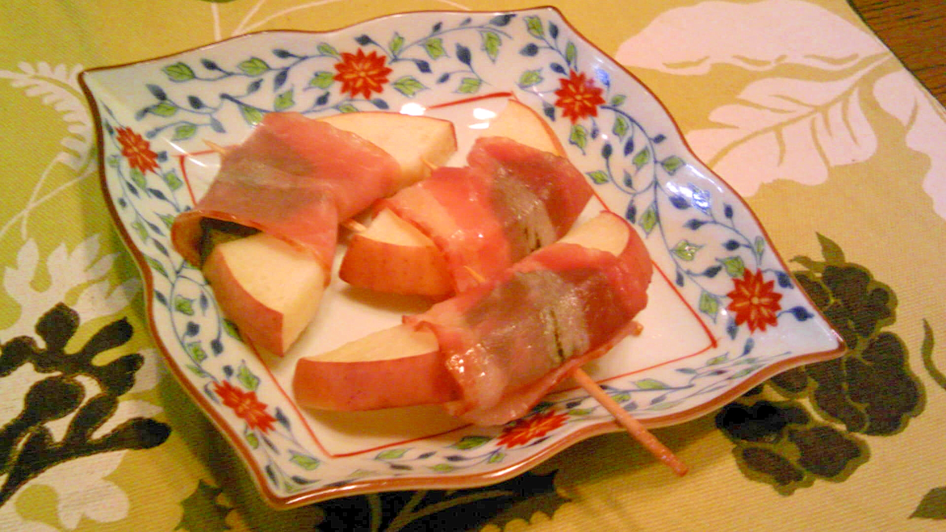 りんごのベーコン巻き