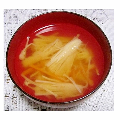 にんじんとえのきの味噌汁