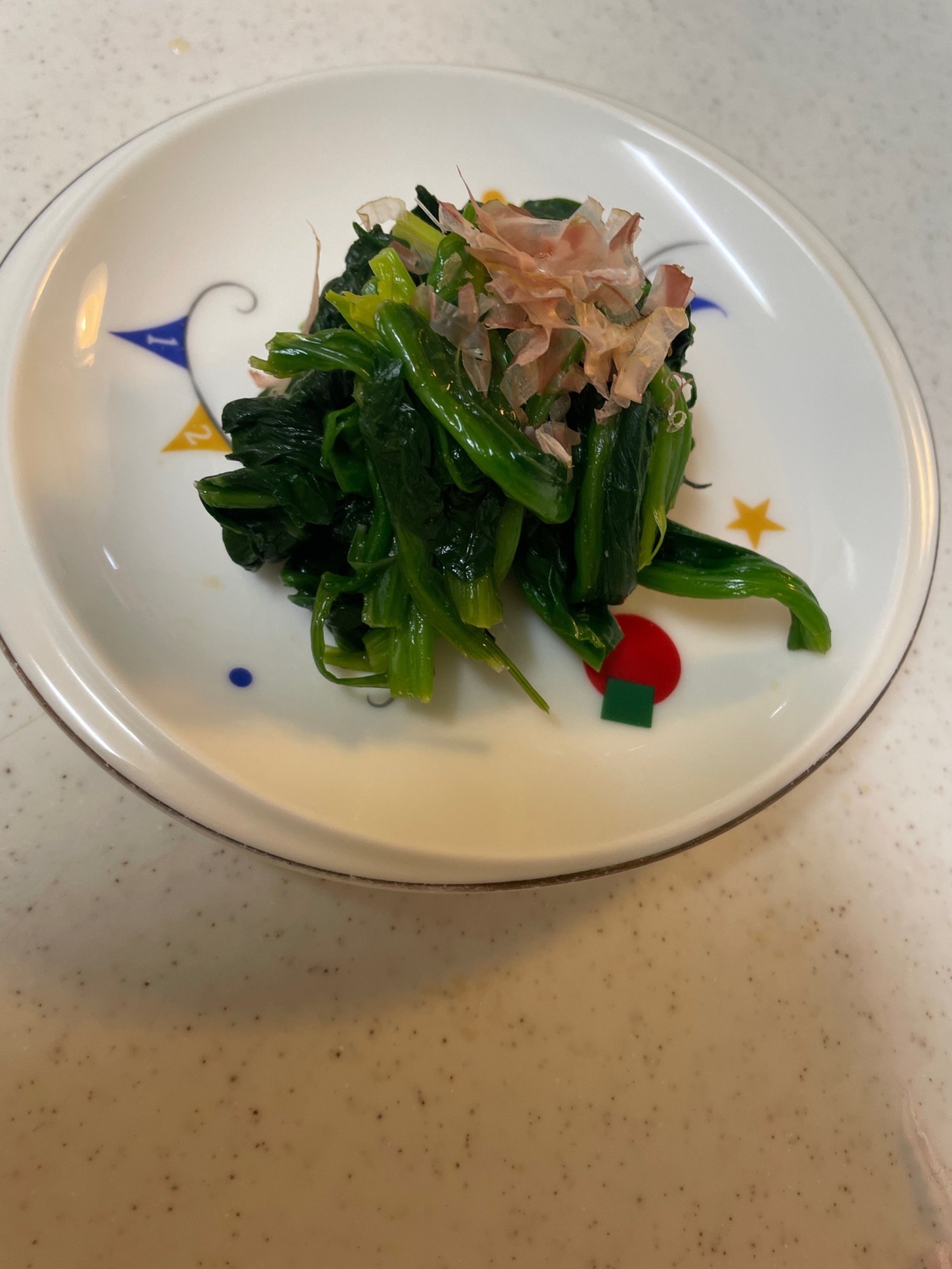 だしの素で簡単に！ほうれん草のからし和え
