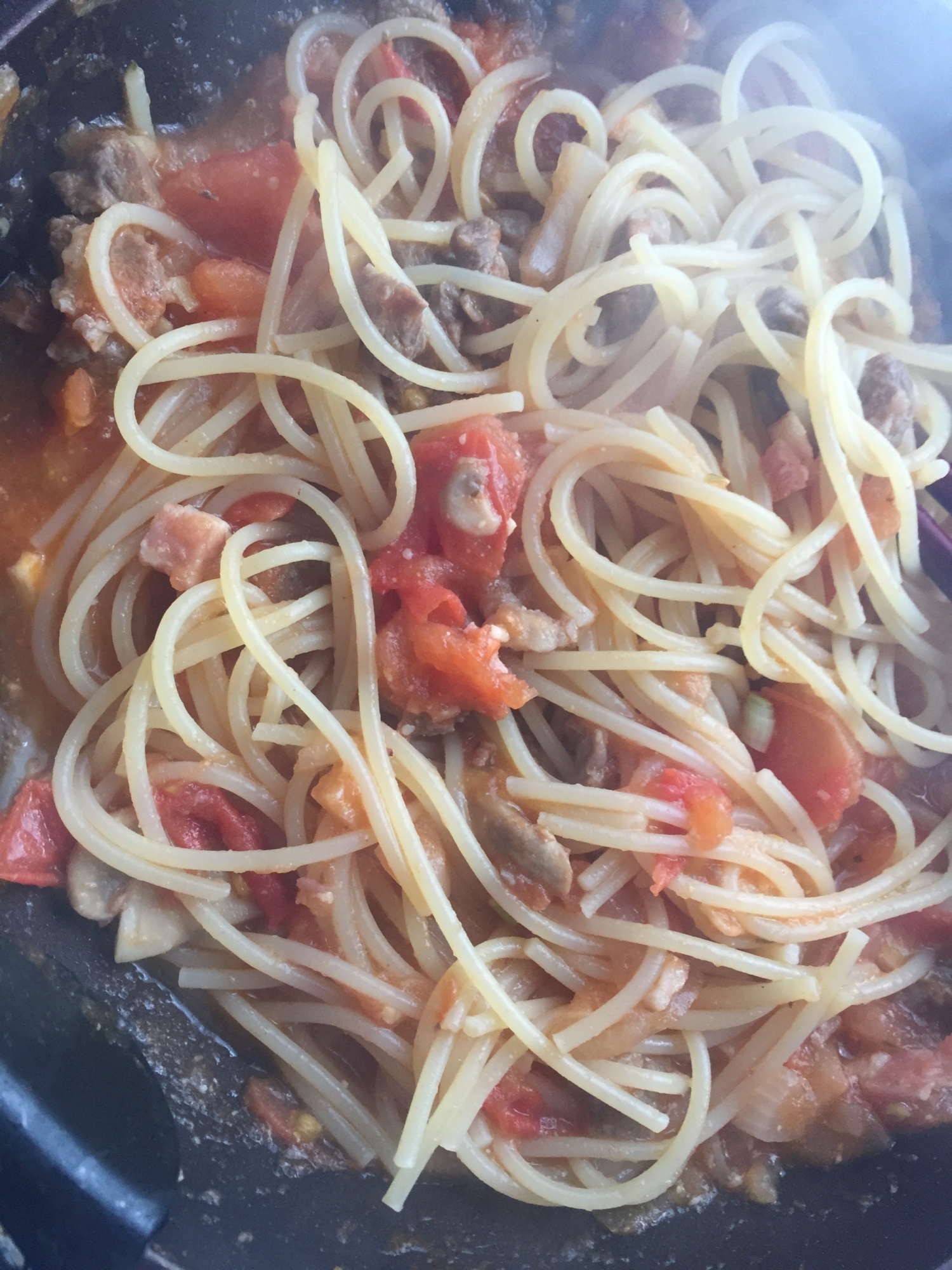 ラム肉とトマトのスパゲティ