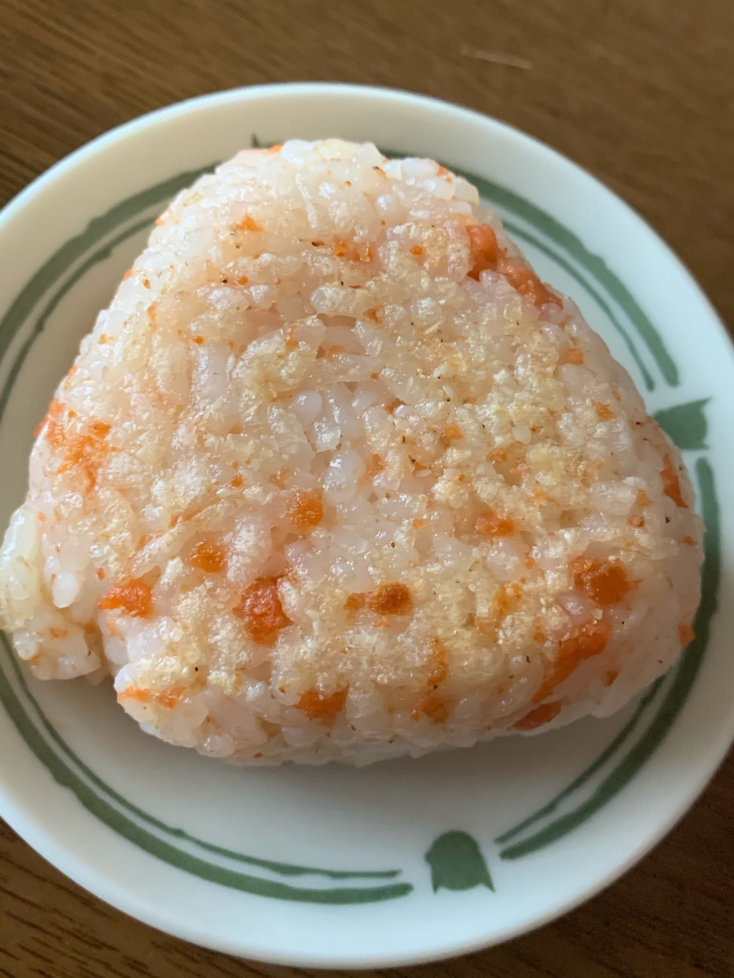 鮭フレークとごまの焼きおにぎり☆