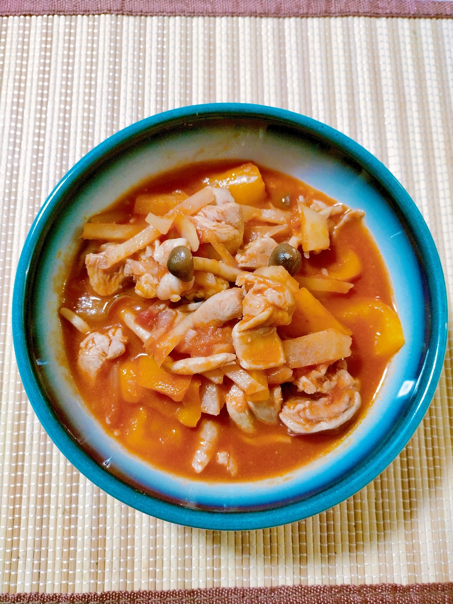 代謝アップ！トマトと鶏肉の食べるスープ