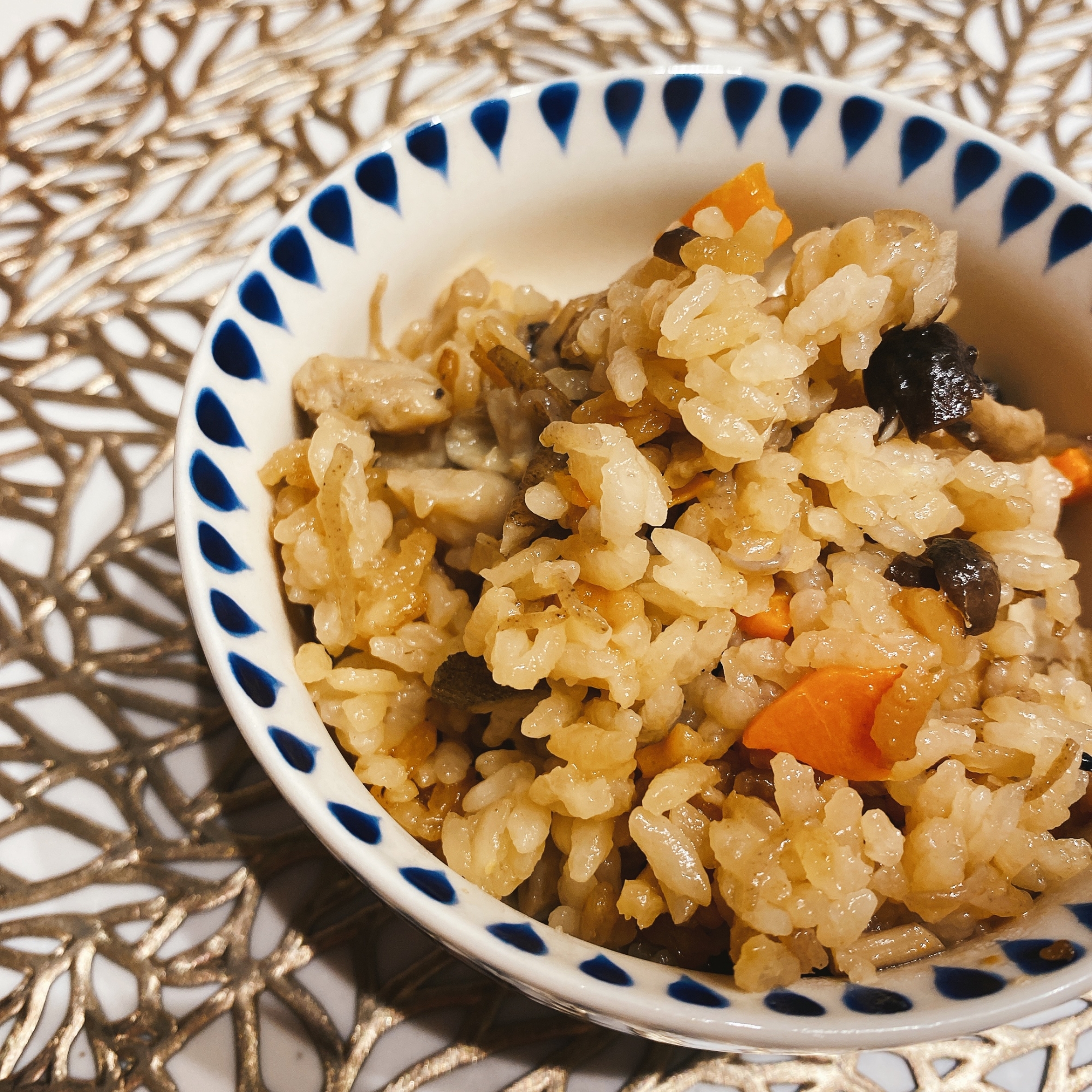 気持ち量増 絶品 鶏としめじの炊き込みご飯 レシピ 作り方 By みけキッチン 楽天レシピ 気持ち量増 絶品 鶏としめじの炊き込みご飯 レシピ 作り方 By みけキッチン 楽天レシピ