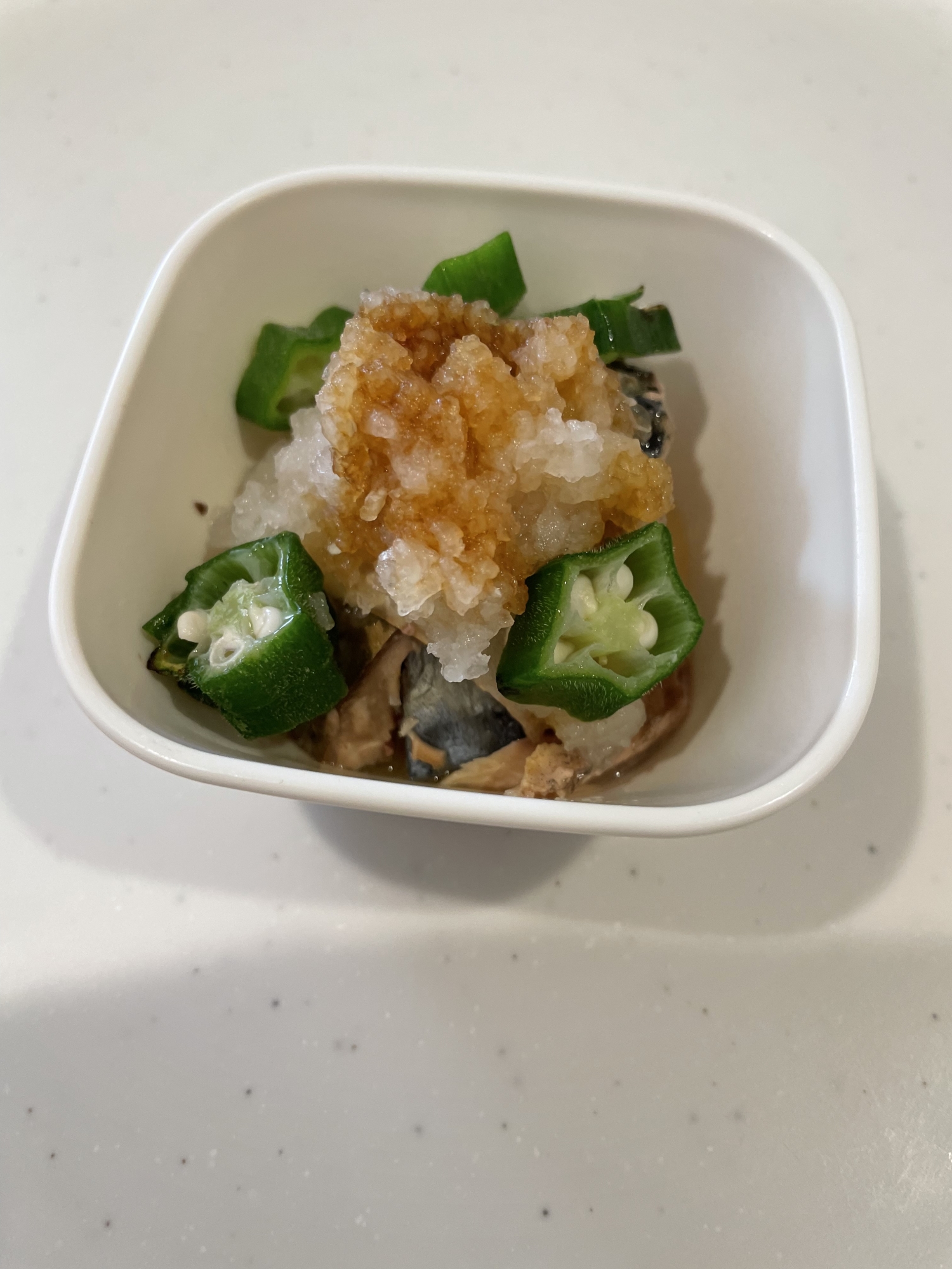 サバ水煮缶で簡単みぞれ煮