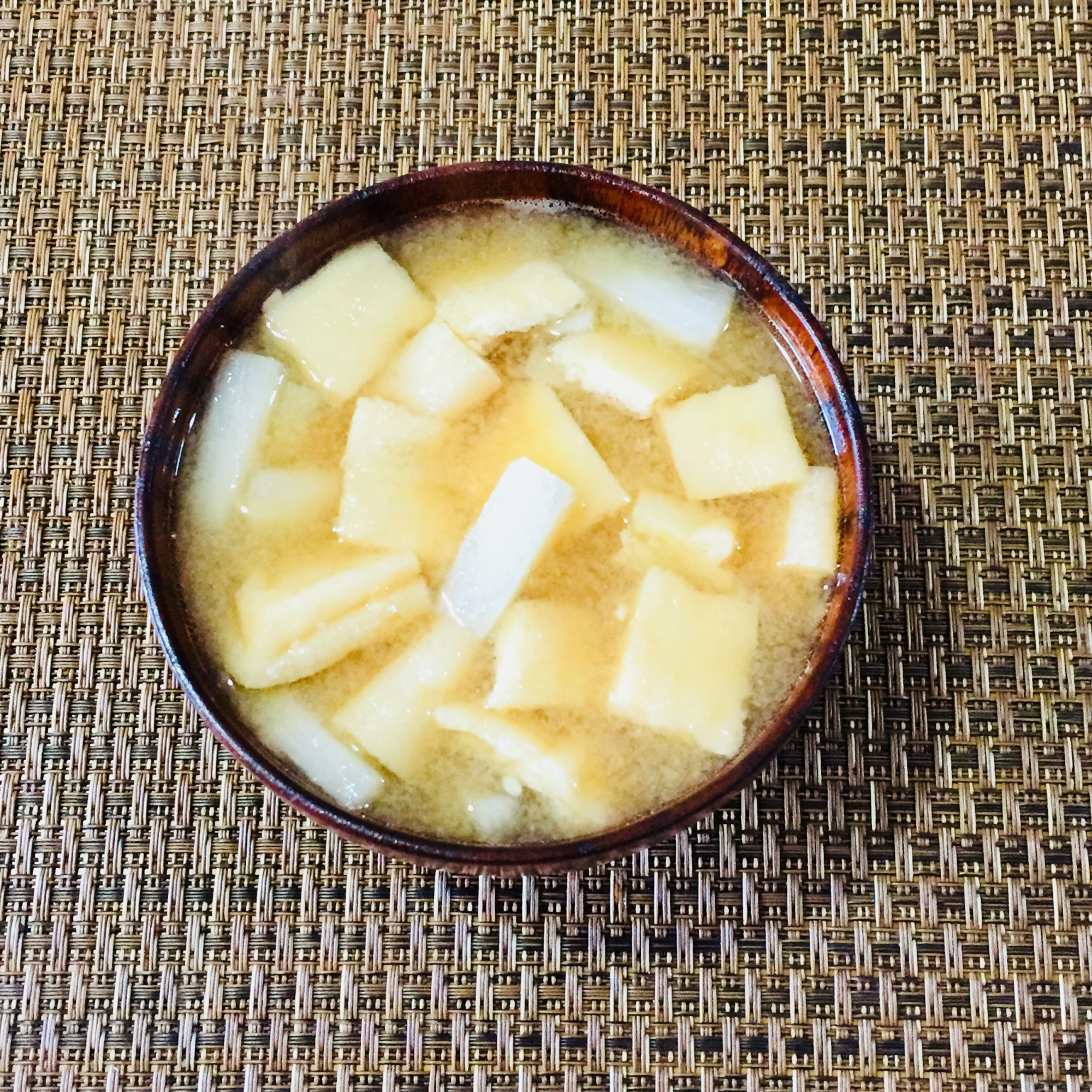 簡単！油揚げと大根の味噌汁