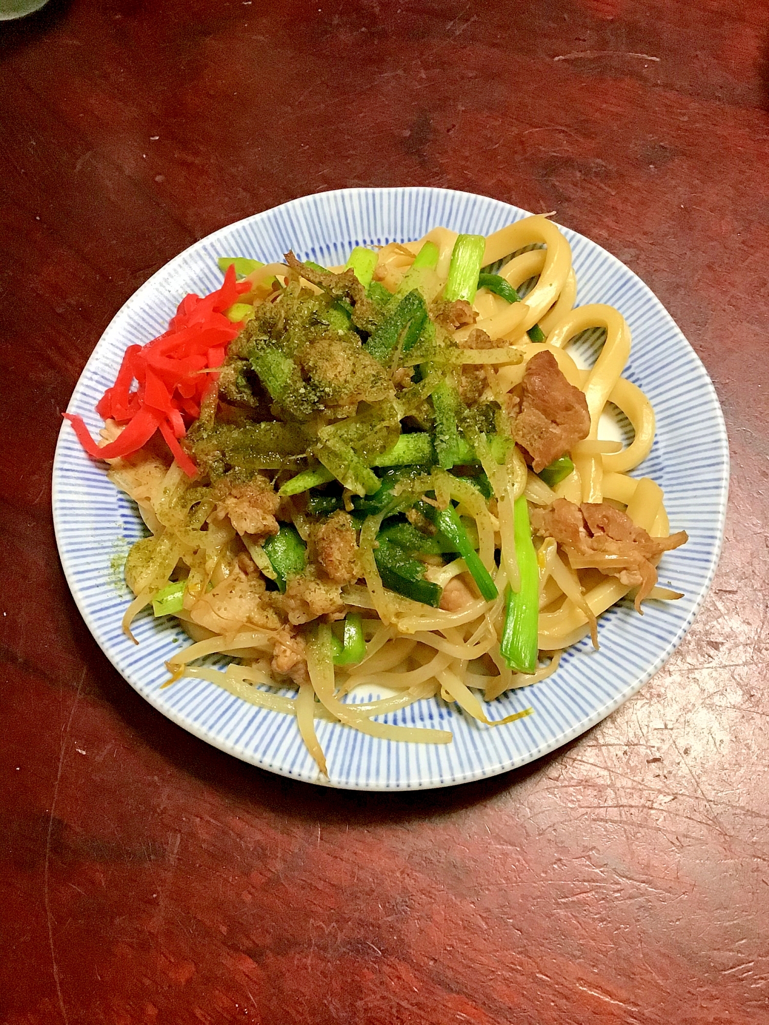 豚とニラとモヤシの焼きうどん にんにく醤油味 レシピ 作り方 By とりあえず乾杯 楽天レシピ