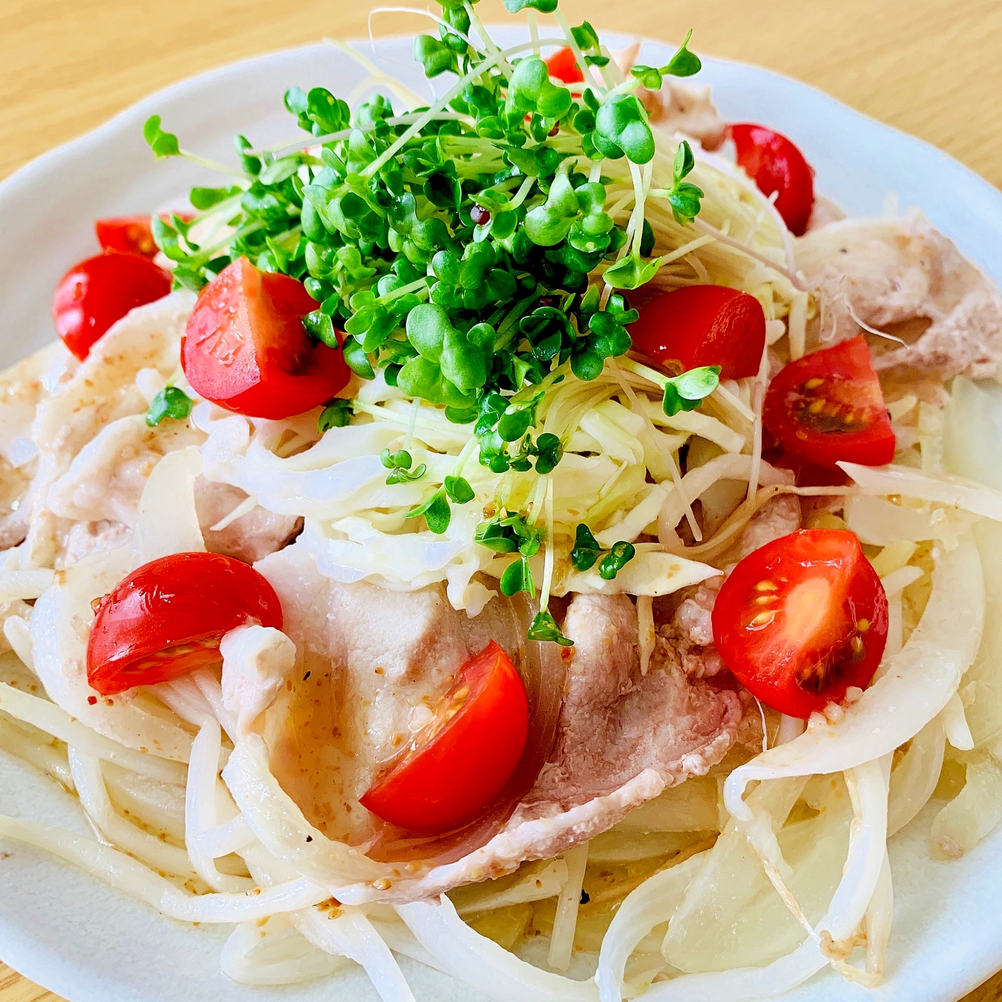 豚ロースとしょうがの蒸し焼きサラダ♪