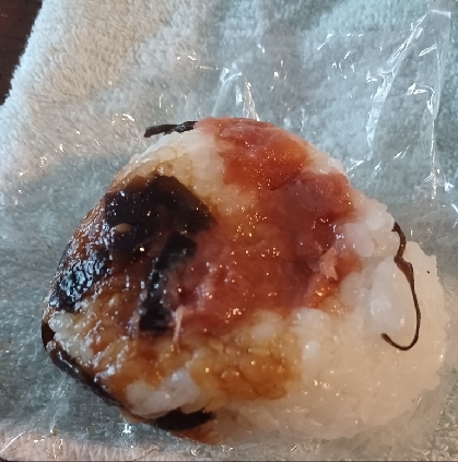 子どもが小腹が空いたと握りました。私もご相伴に預かり凄く美味しかったです。ごちそう様でした！