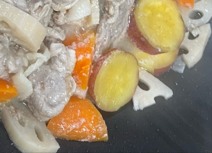 蓮根、さつま芋、豚肉の甘辛煮