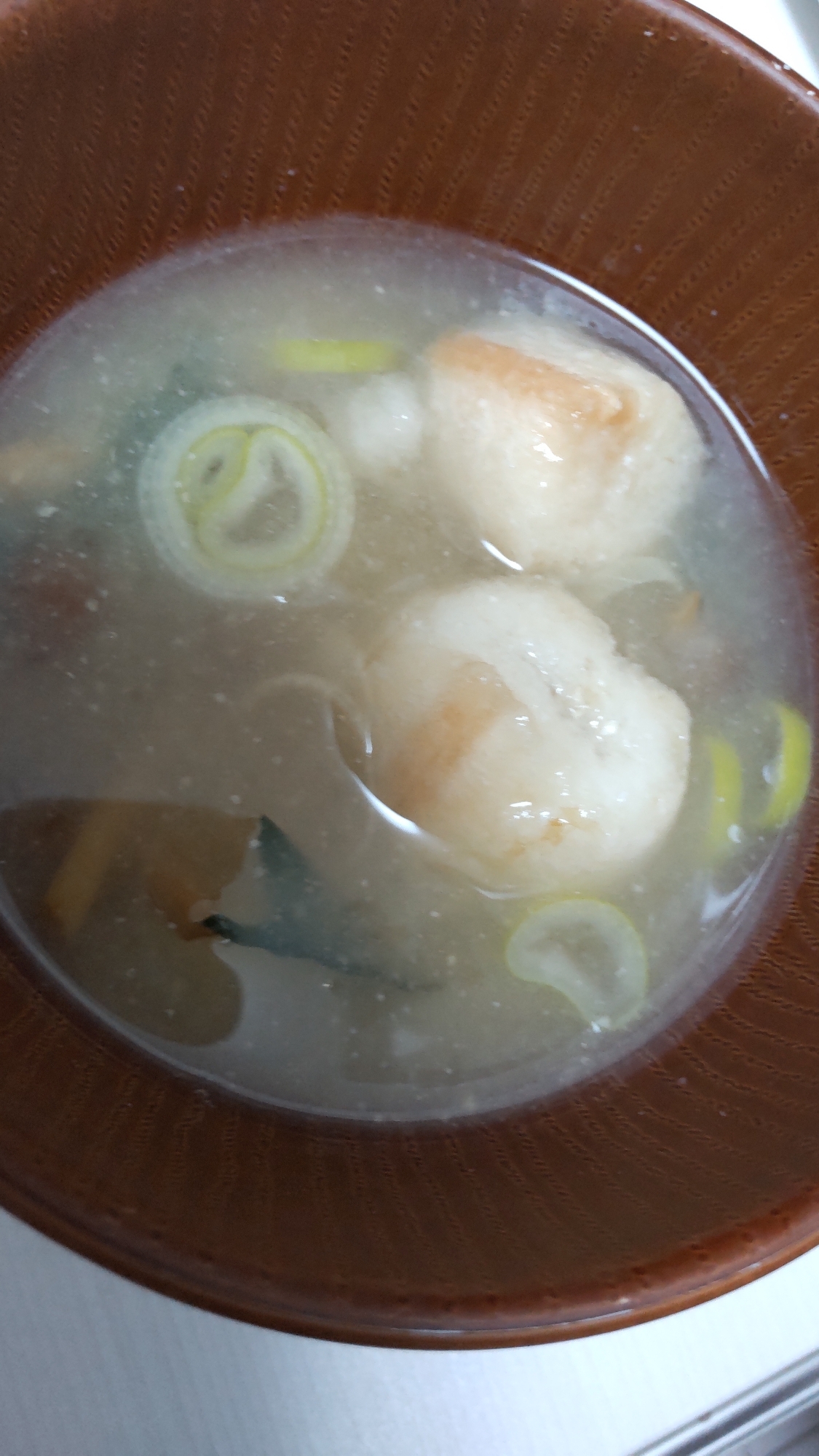 なめことお麩とわかめと葱のお味噌汁