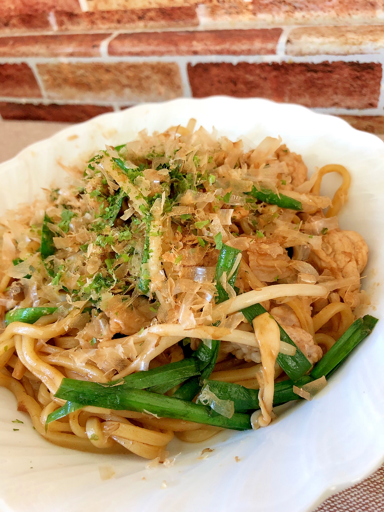 野菜たっぷり！ニラもやし焼きそば