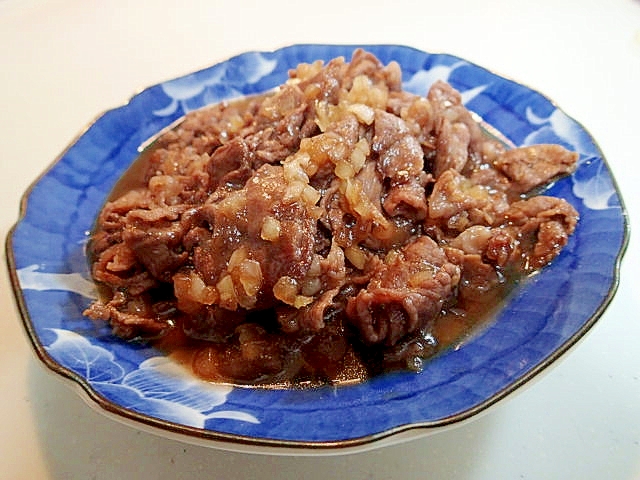 牛肉とみじん切り玉ねぎの砂糖醬油炒め