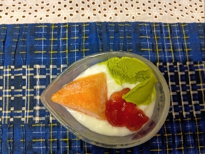 桃のお皿♪ジャムヨーグルト✧˖°