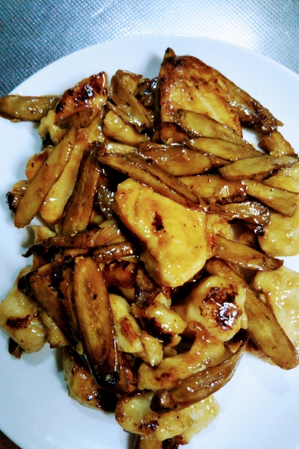 フライパンで簡単！鶏むね肉とごぼうの南蛮酢焼き♪