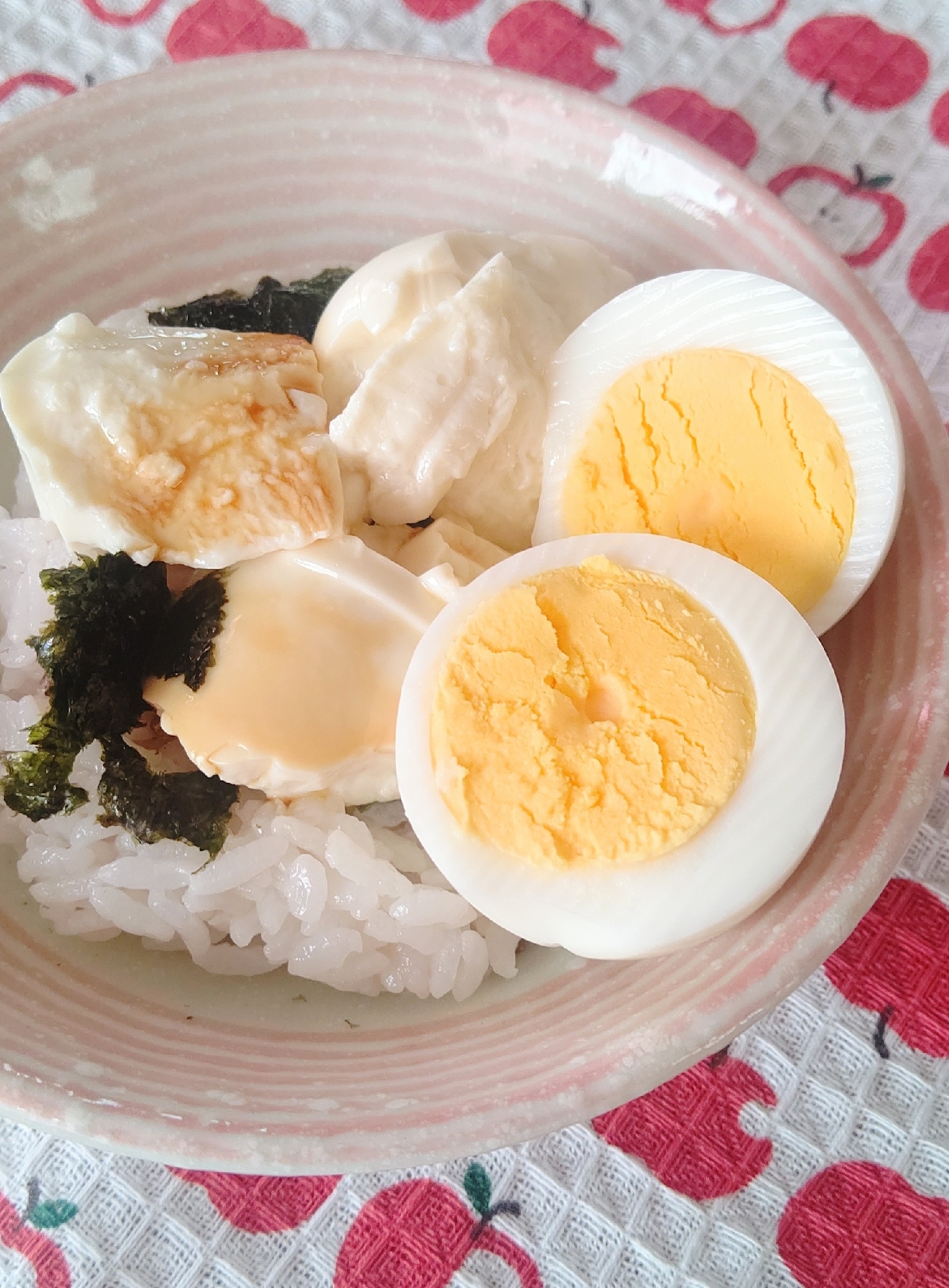 豆腐ゆで卵のせ丼☆