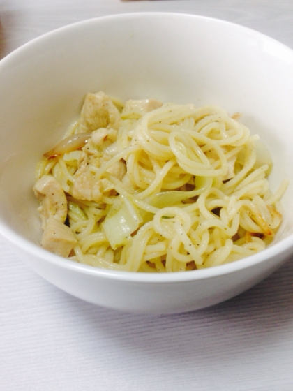 ワンポットパスタ、前から気になっていて作ってみました！炒める時間が長めだったのか、焼きそば風になりましたが笑、美味しかったです(^-^)