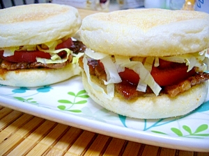 簡単！マフィンのフレッシュトマトと焼肉のサンド