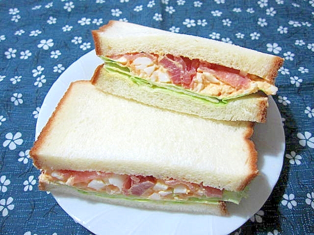 生ハムとレタスとたまごのサンドイッチ