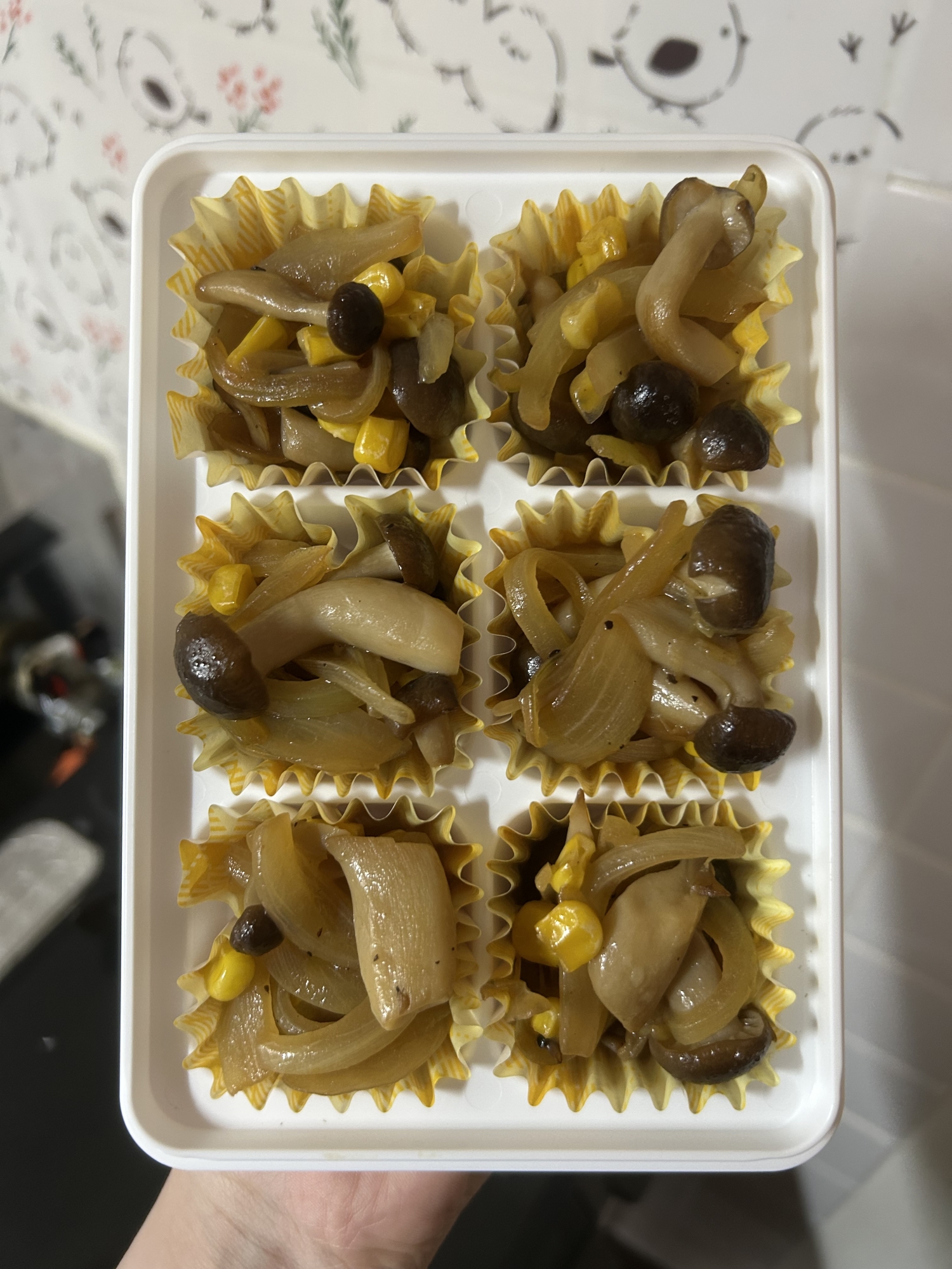 簡単冷凍弁当作り置き玉ねぎとしめじのバター醤油炒め