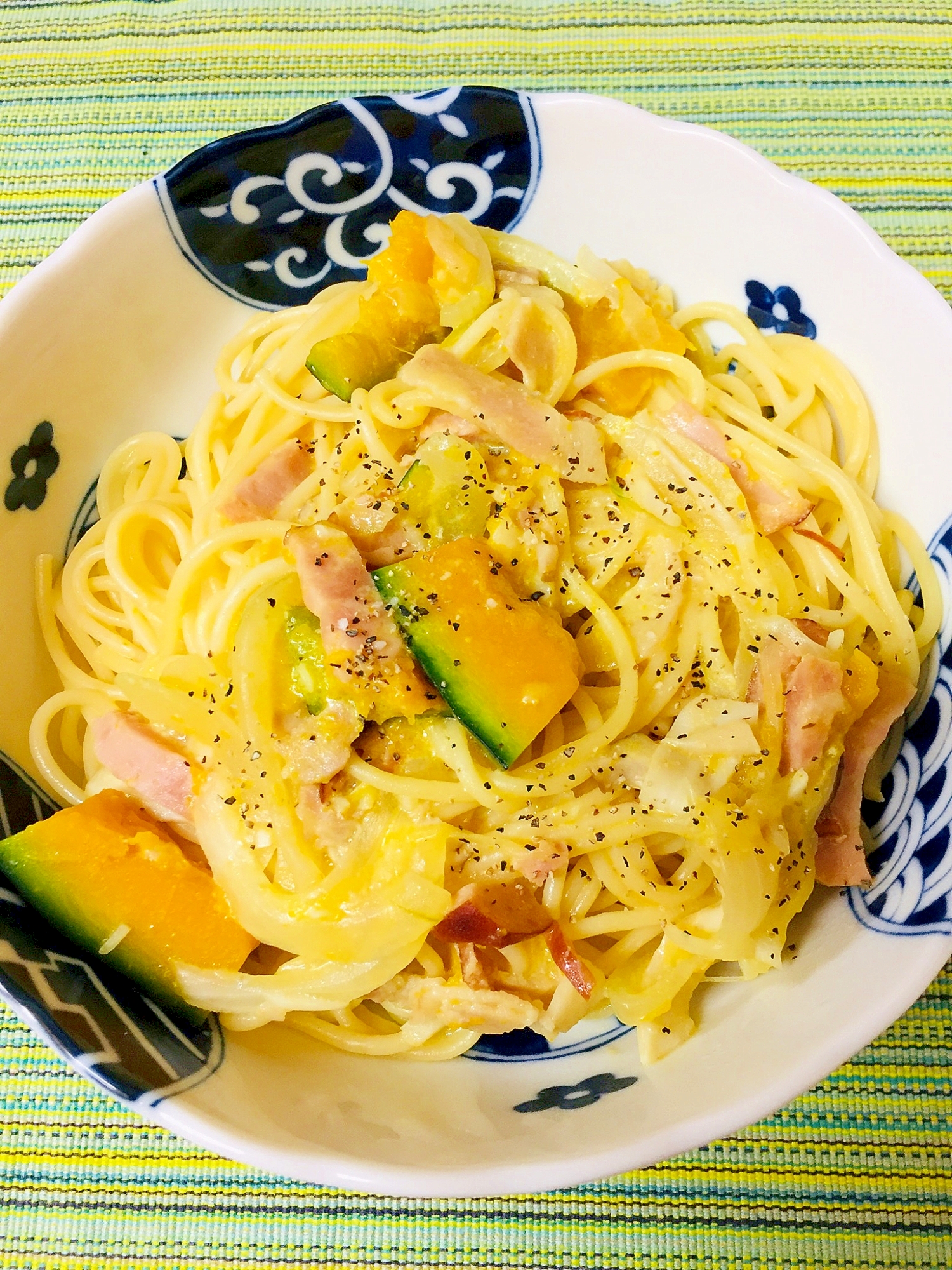 かぼちゃとエリンギとベーコンのクリームパスタ