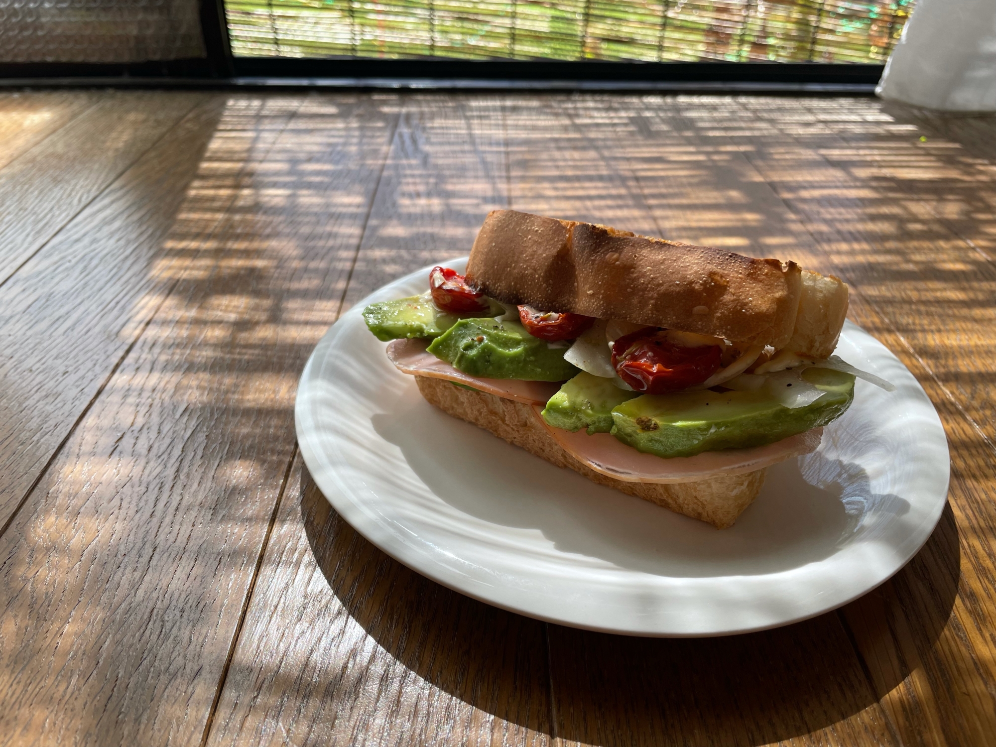 野菜たっぷりサンドイッチ