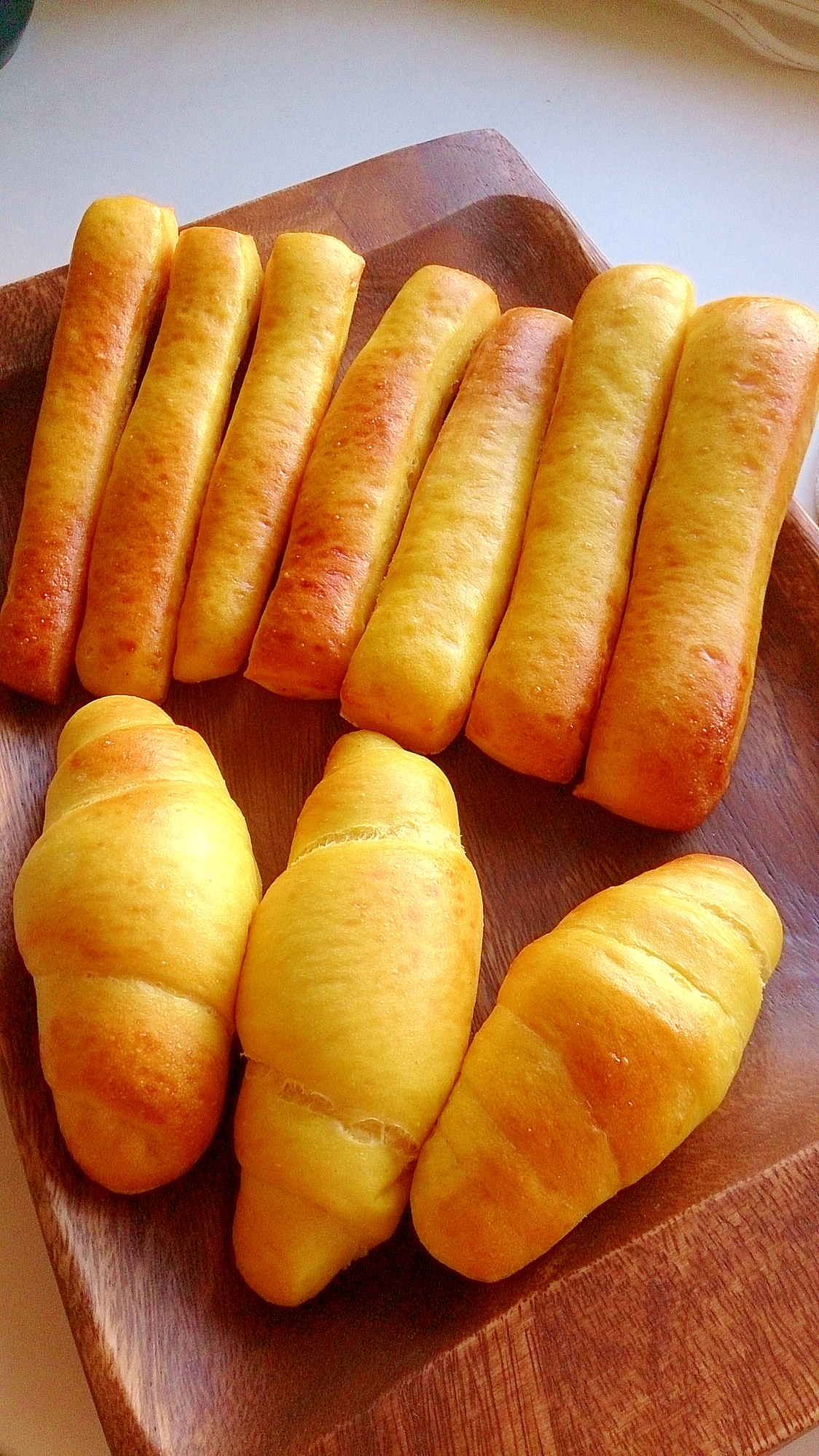 パンプキンスープで黄色いスティック＆ロールパン