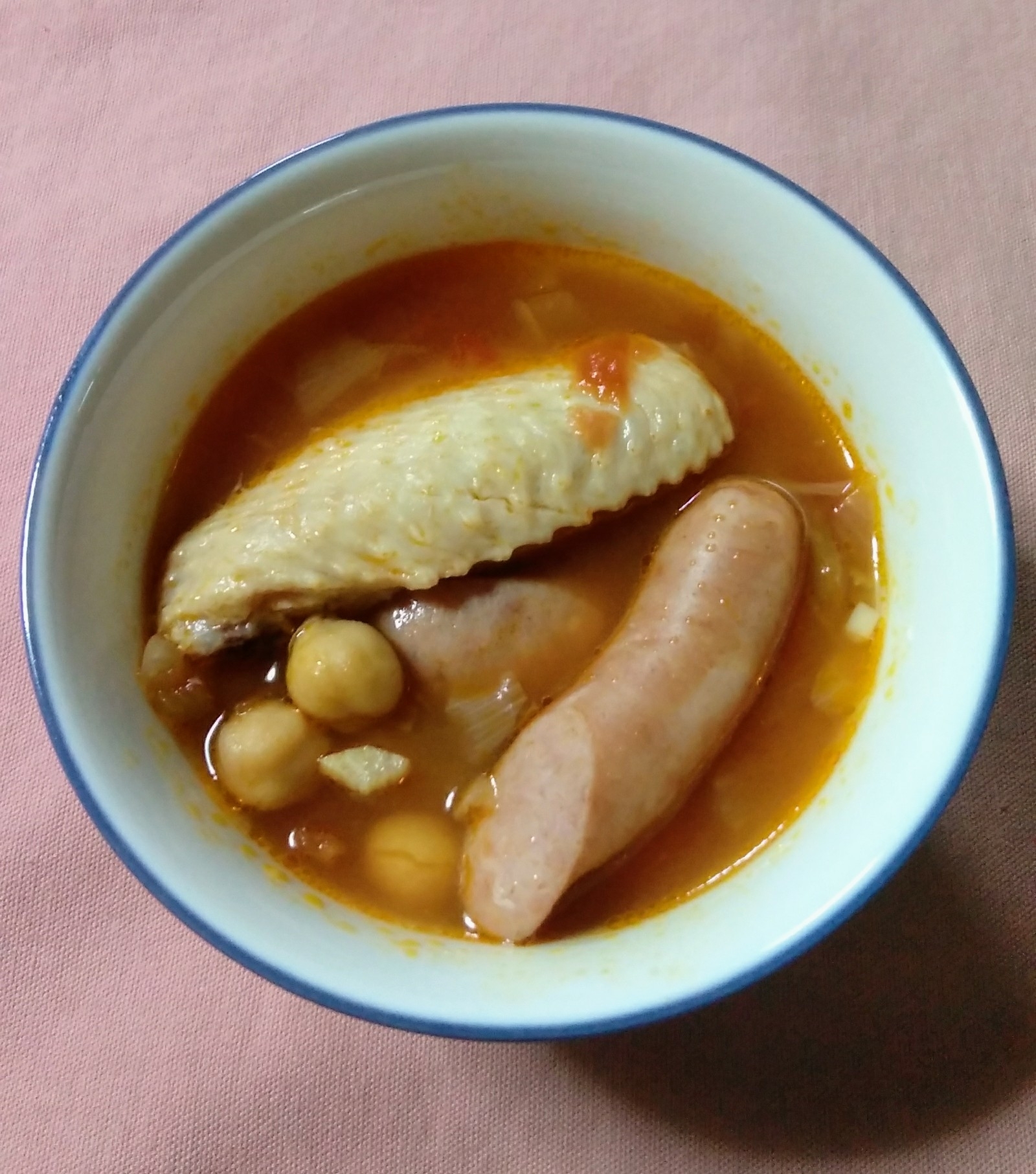 ソーセージとひよこ豆のスープ煮