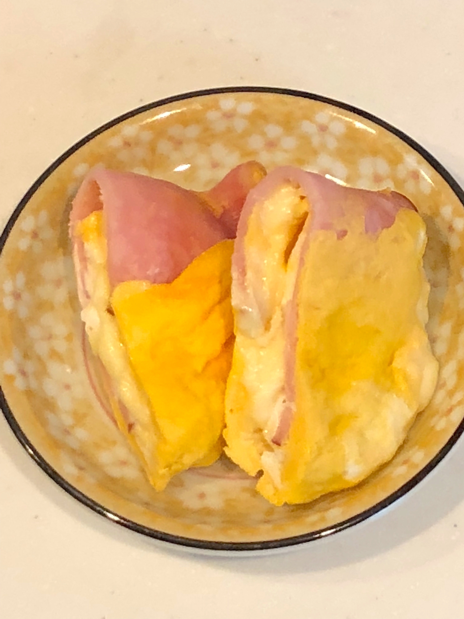 レンジで簡単 ハムとチーズのミルフィーユ オムレツ レシピ 作り方 By Mogu Kuma 楽天レシピ レンジで簡単 ハムとチーズのミルフィーユ オムレツ レシピ 作り方 By Mogu Kuma 楽天レシピ