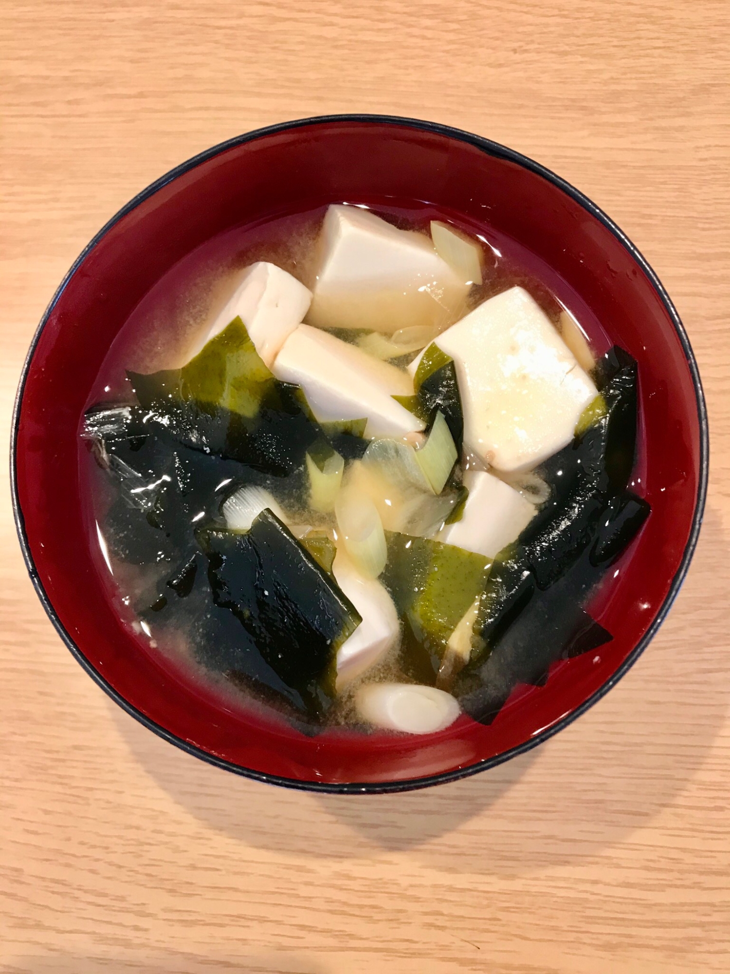 長ねぎ入り豆腐とわかめの味噌汁