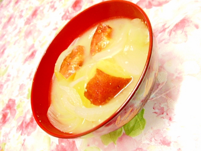❤薩摩芋と生姜糖と玉葱のバター味噌汁❤
