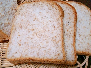 粗挽き全粒粉の食パン