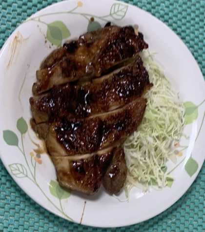 ご飯とセットでがっつり鶏テリ。
ボリューム満点でした。