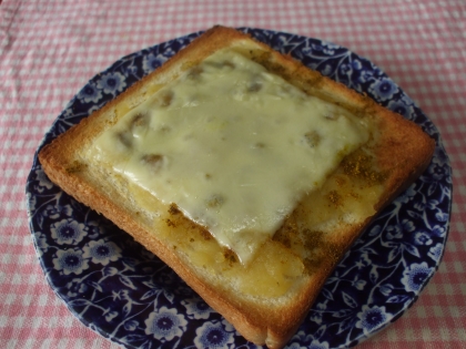 ☆カレー風味♪　リンゴジャムチーズトースト☆