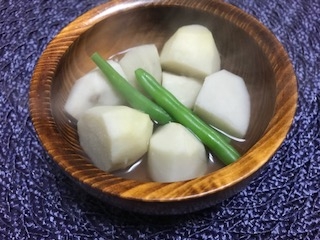 海老芋とインゲンの塩煮