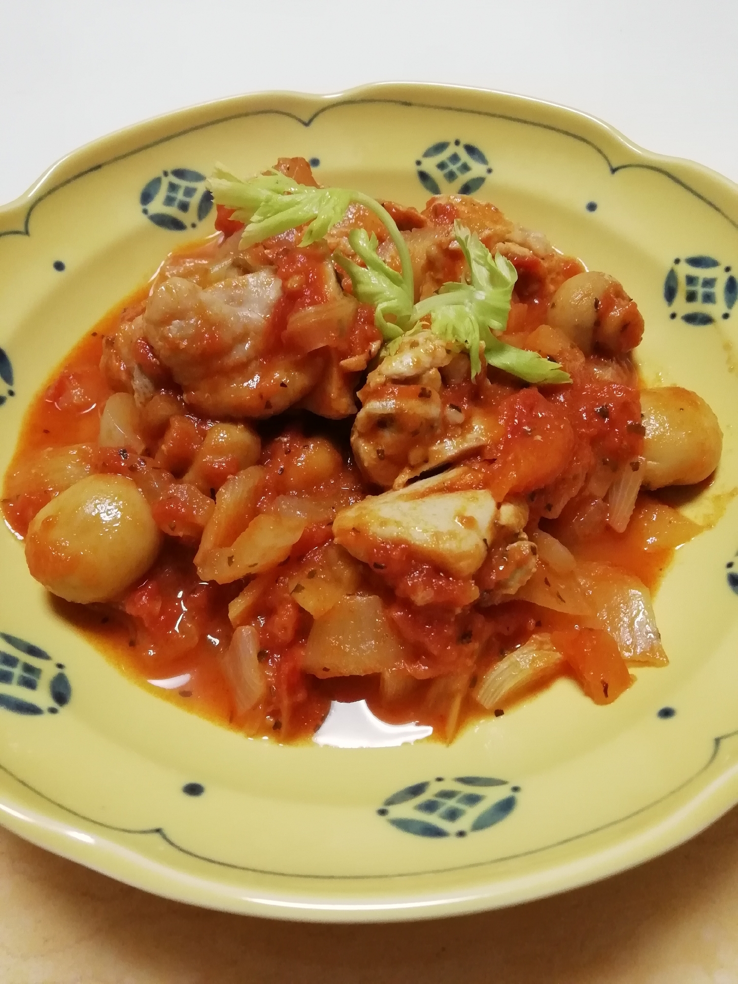 チキンとトマトや野菜のハーブ煮込み