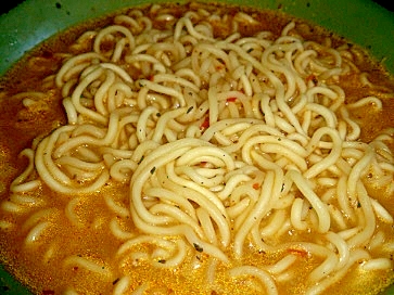 インスタントラーメンをアレンジ！簡単担々麺