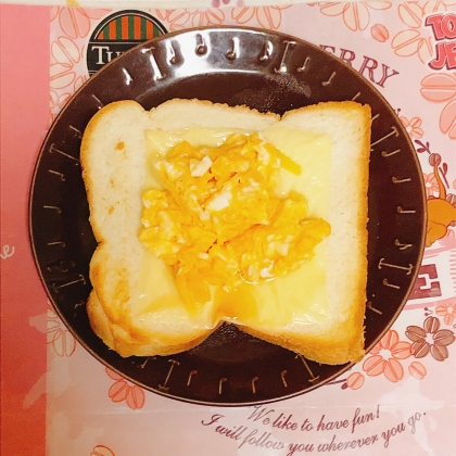 たまごピザトースト