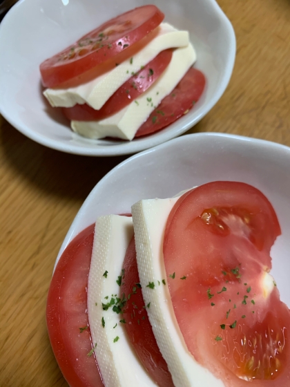 簡単☆塩豆腐とトマトでなんちゃってカプレーゼ風