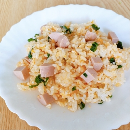 魚肉ソーセージの卵チャーハン