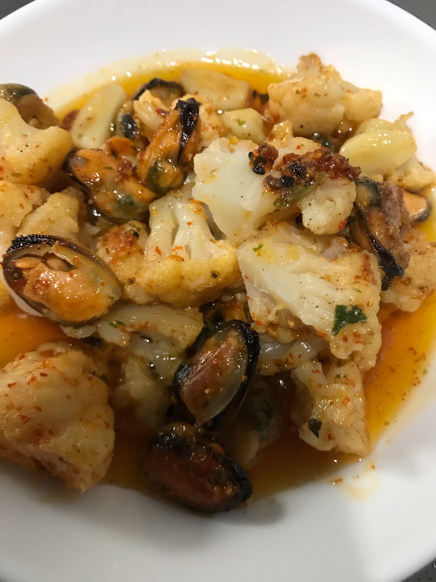 ムール貝とカリフラワーの辛味アヒージョ レシピ 作り方 By エドくん 楽天レシピ ムール貝とカリフラワーの辛味アヒージョ レシピ 作り方 By エドくん 楽天レシピ