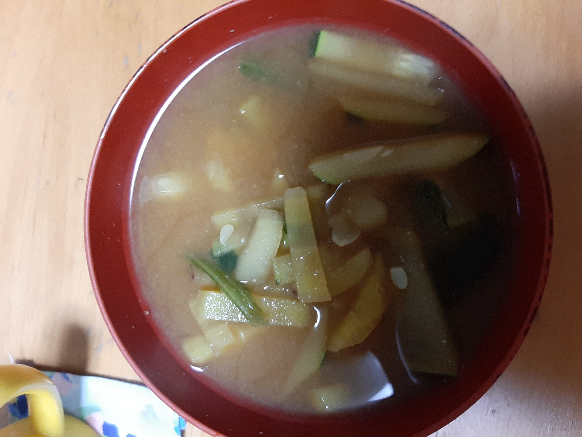 さつまいも　ズッキーニ　ほうれん草　味噌汁