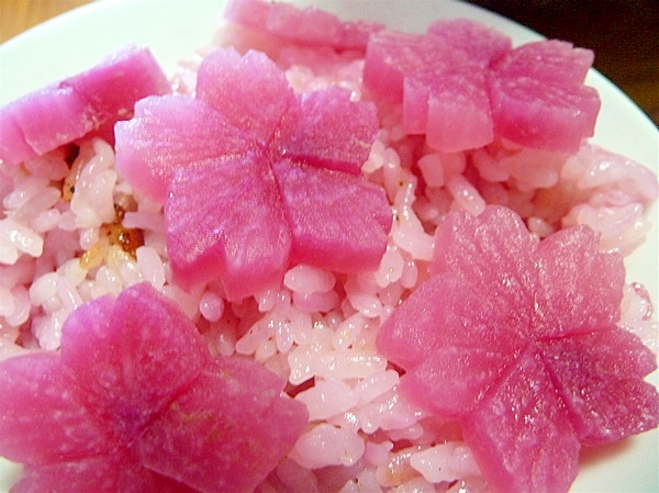 サクラサク 型が無くても簡単ねじり梅と桜の飾り切り レシピ 作り方 By ヒツジの国 楽天レシピ