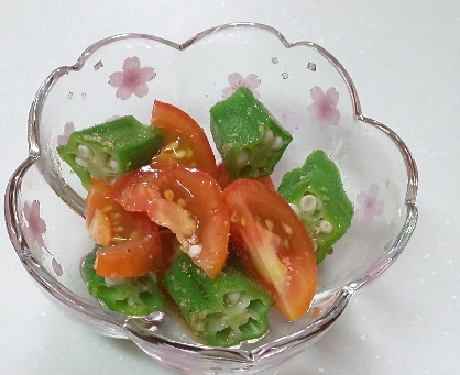 こじこじ☆さん、こんばんは☆レポありがとうございます♥️
家のオクラと実家のトマトで作りました☘️夏にぴったりの和え物ですね✨素敵なレシピありがとうございます♡