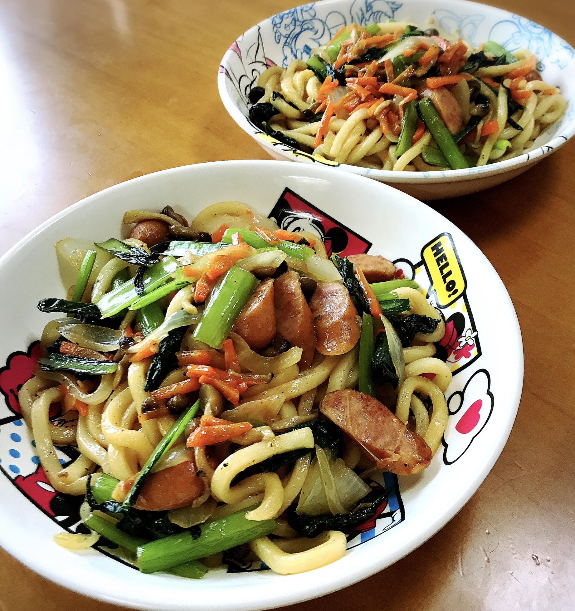 小松菜とウィンナーの醤油バター焼うどん