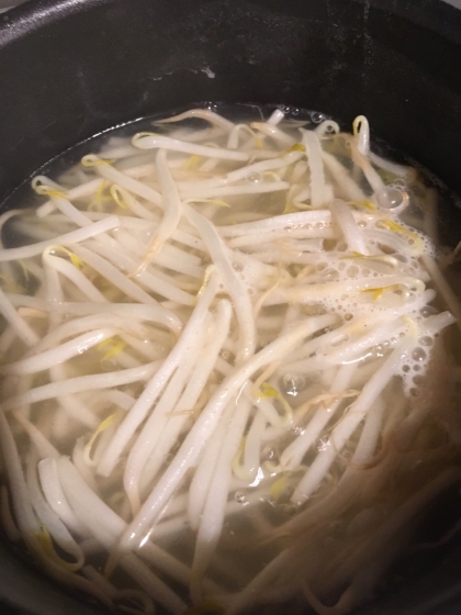 モヤシたっぷり中華スープ