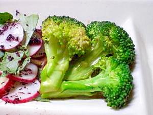 ブロッコリーのアンチョビソース炒め レシピ 作り方 By Hiroppy10 楽天レシピ