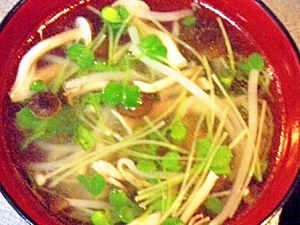 もやしとしめじの中華スープ