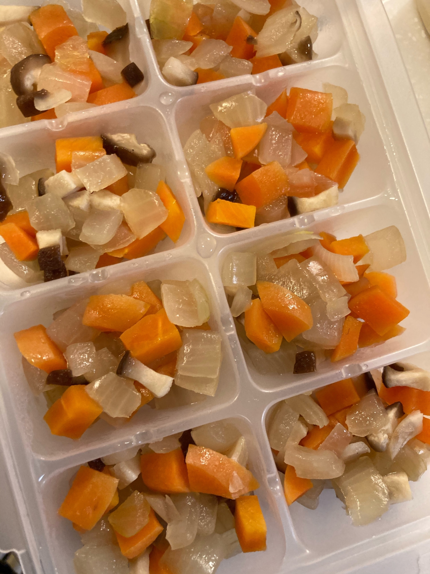 【離乳食完了期】人参と椎茸と玉ねぎのレンジ和風煮